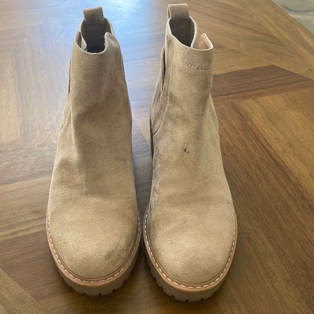 Chunk wedge bootie.